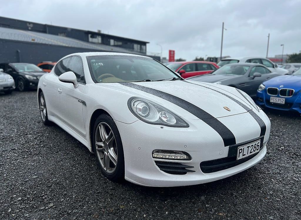 Car Finance 2012 Porsche Panamera-1470636