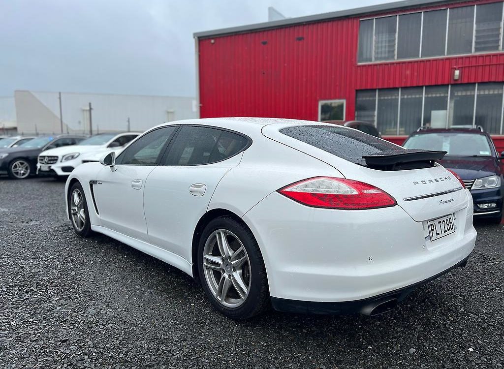 Car Finance 2012 Porsche Panamera-1470644