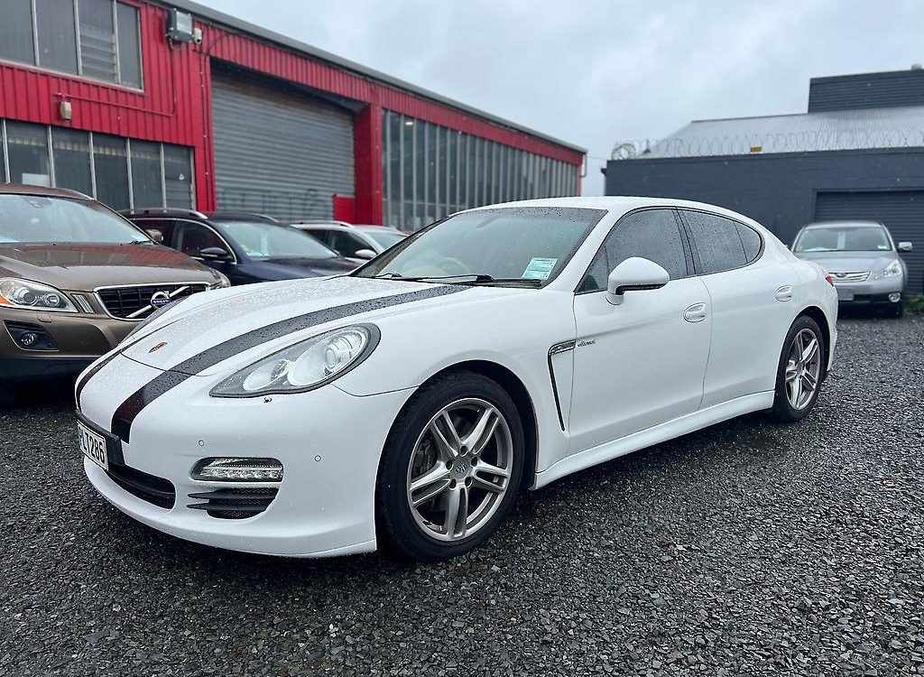 Car Finance 2012 Porsche Panamera-1470642