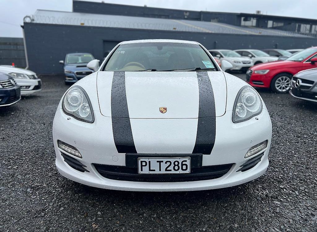 Car Finance 2012 Porsche Panamera-1470645