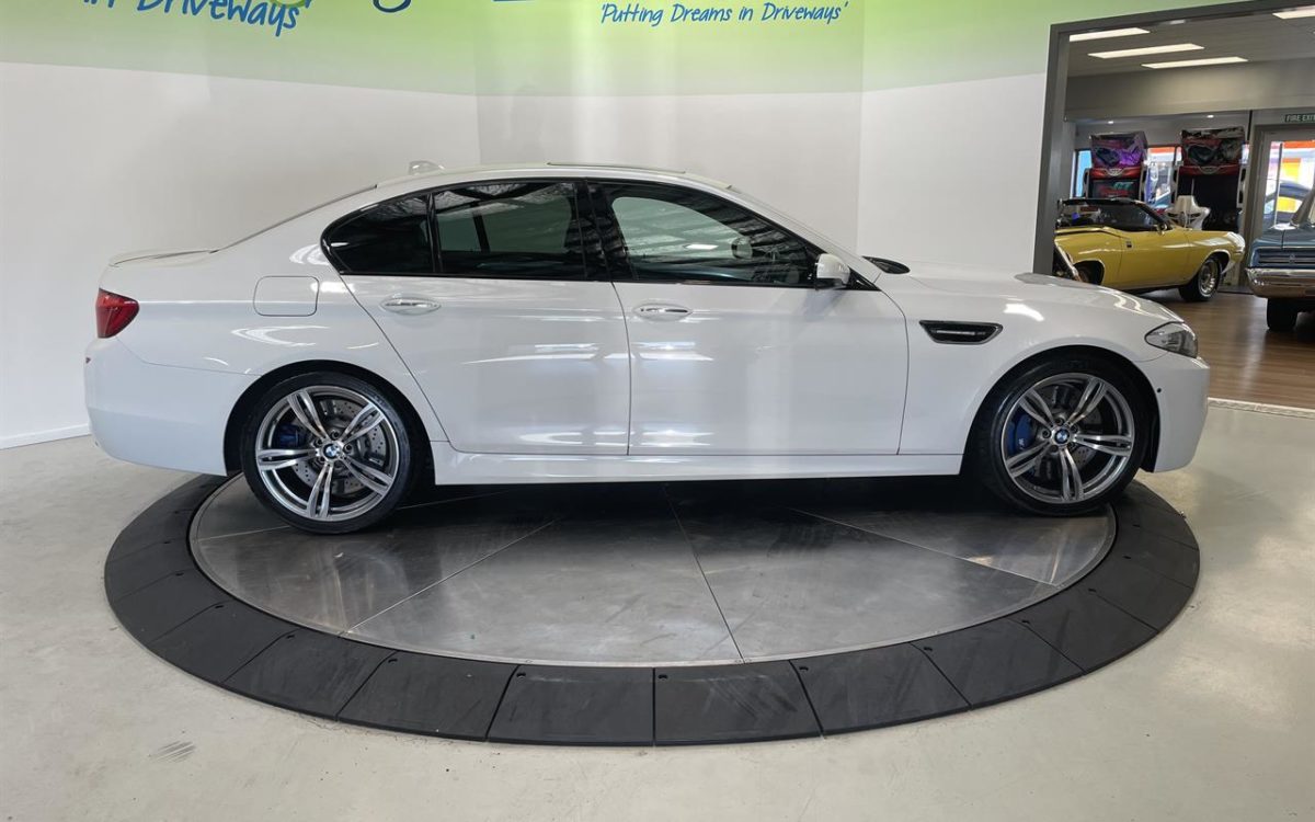 Car Finance 2012 Bmw M5-1569341