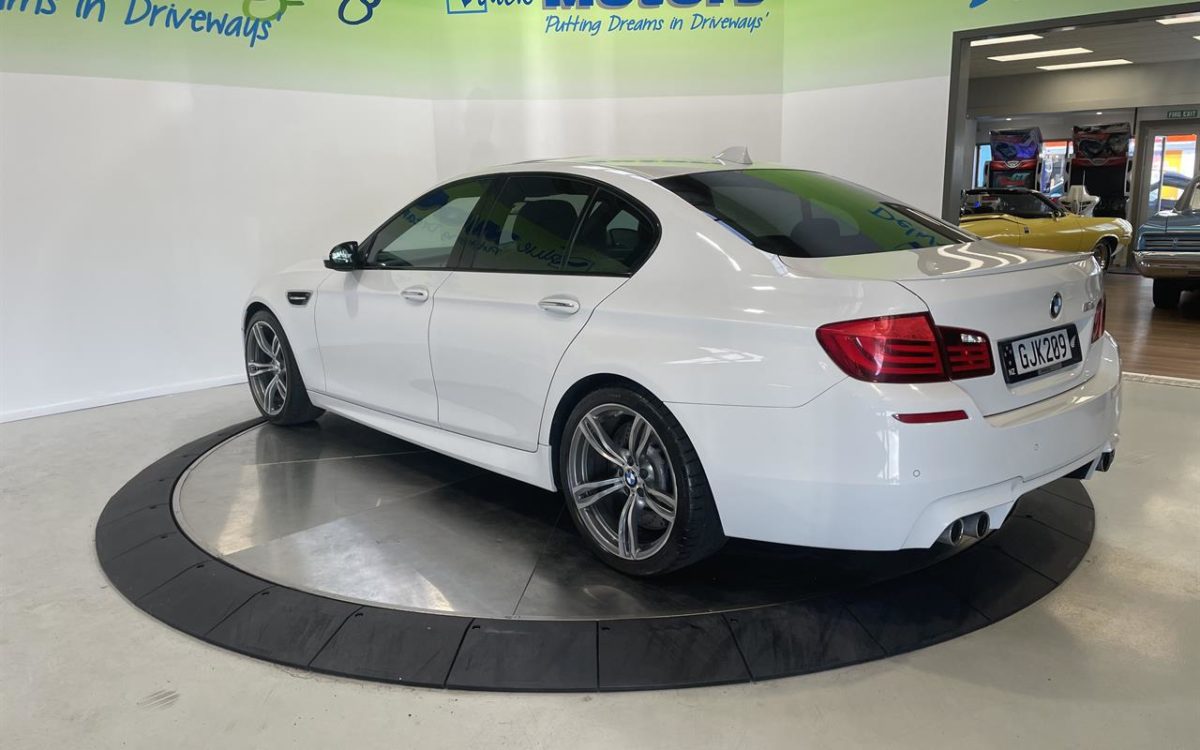 Car Finance 2012 Bmw M5-1569343