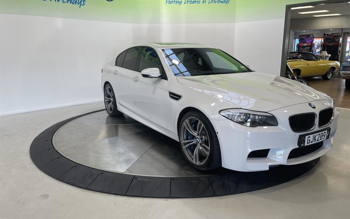 Car Finance 2012 Bmw M5-1569348