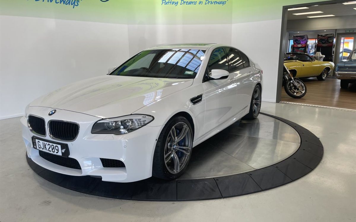 Car Finance 2012 Bmw M5-1569347