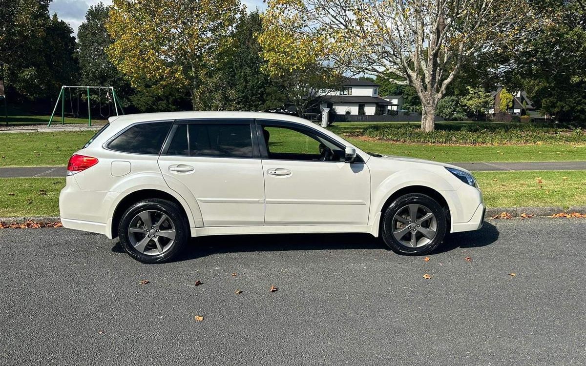 Car Finance 2013 Subaru Outback-1567353