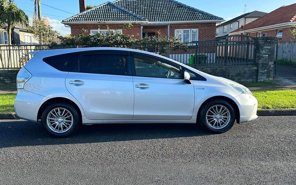 Car Finance 2012 Toyota Prius-1699483