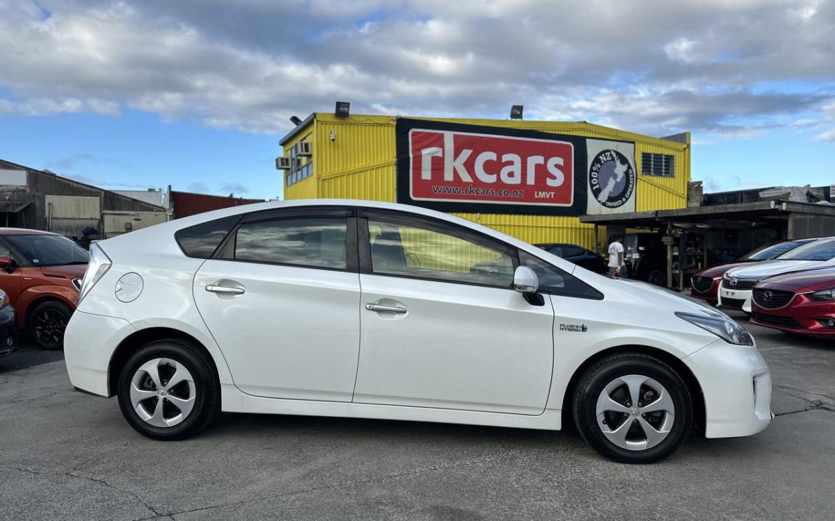 Car Finance 2013 Toyota Prius-1743359