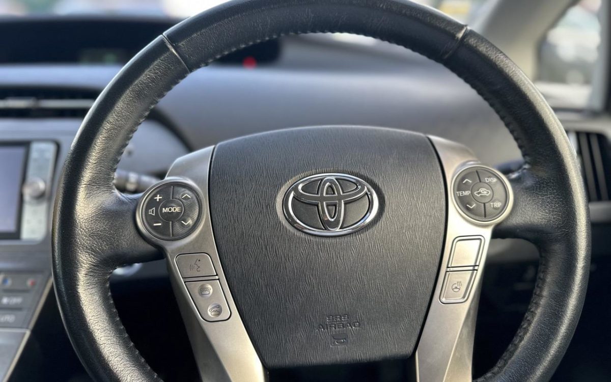 Car Finance 2013 Toyota Prius-1743361