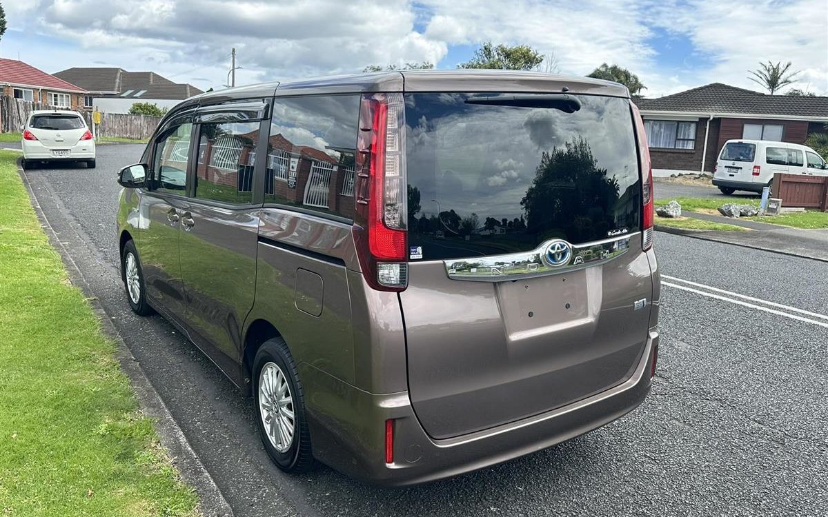 Car Finance 2014 Toyota Noah-1751346