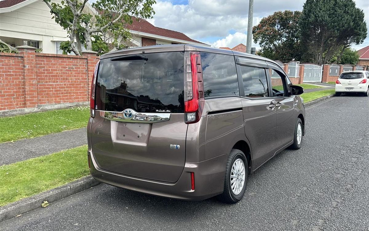 Car Finance 2014 Toyota Noah-1751335