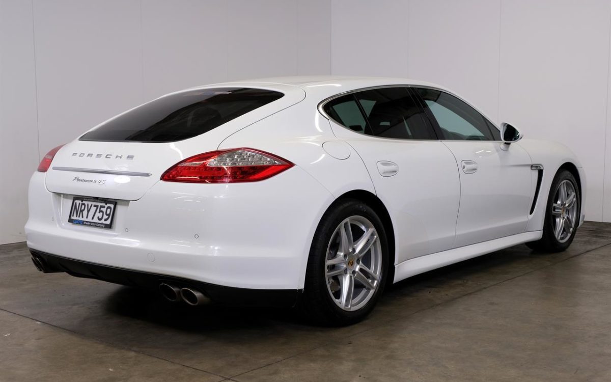 Car Finance 2013 Porsche Panamera-1785112