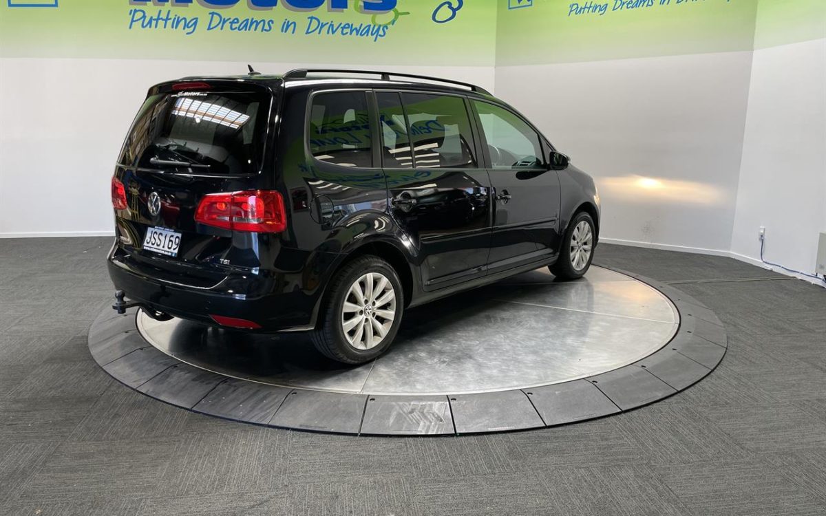 Car Finance 2014 Volkswagen Touran-1834537