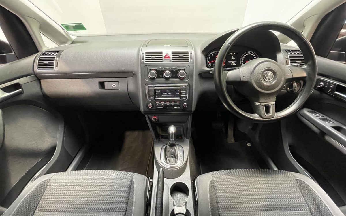 Car Finance 2014 Volkswagen Touran-1834540