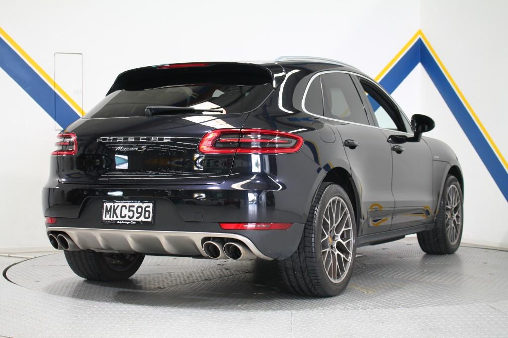 Car Finance 2015 Porsche Macan-1821095