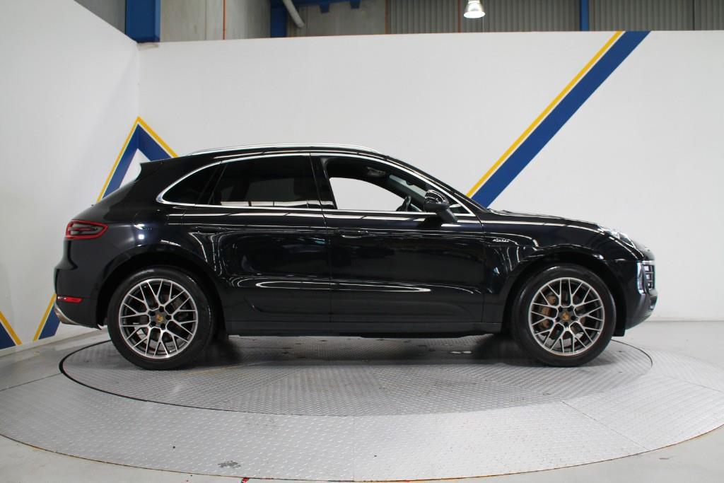 Car Finance 2015 Porsche Macan-1821102