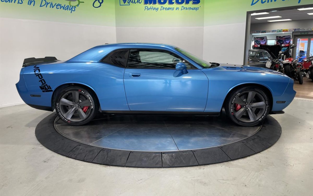 Car Finance 2009 Dodge Challenger-1817957