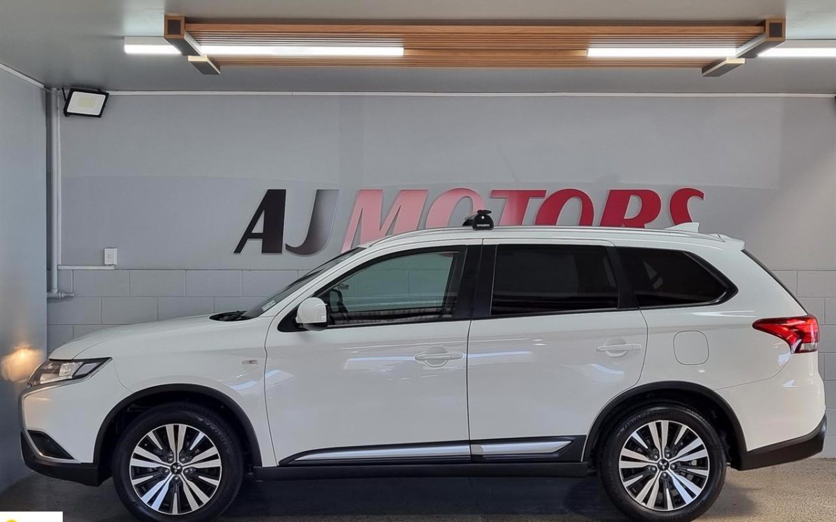 Car Finance 2020 Mitsubishi Outlander-1813009