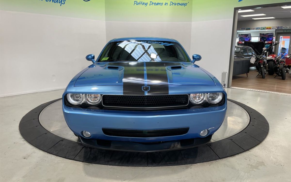 Car Finance 2009 Dodge Challenger-1817959