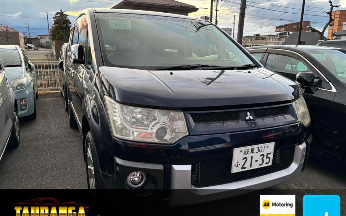 Car Finance 2010 Mitsubishi Delica-1837588