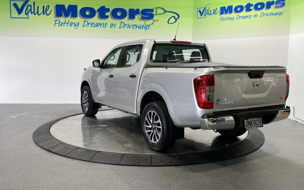 Car Finance 2015 Nissan Navara-1877888