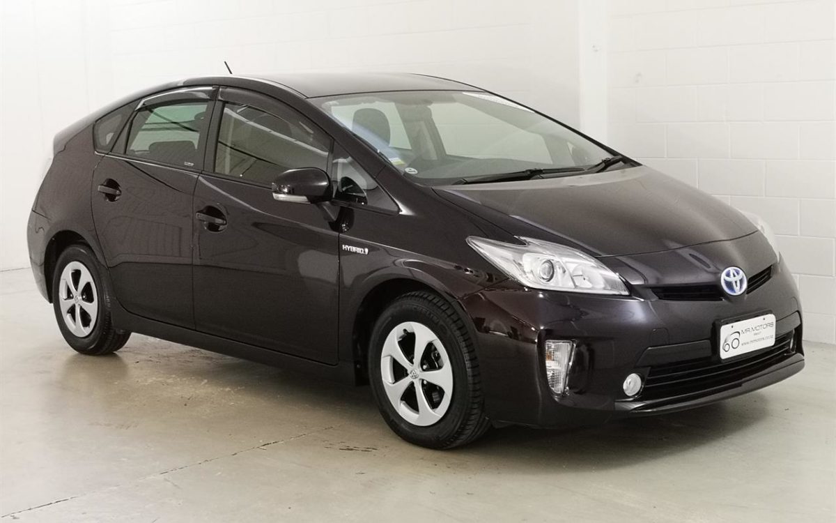 Car Finance 2013 Toyota Prius-1878603