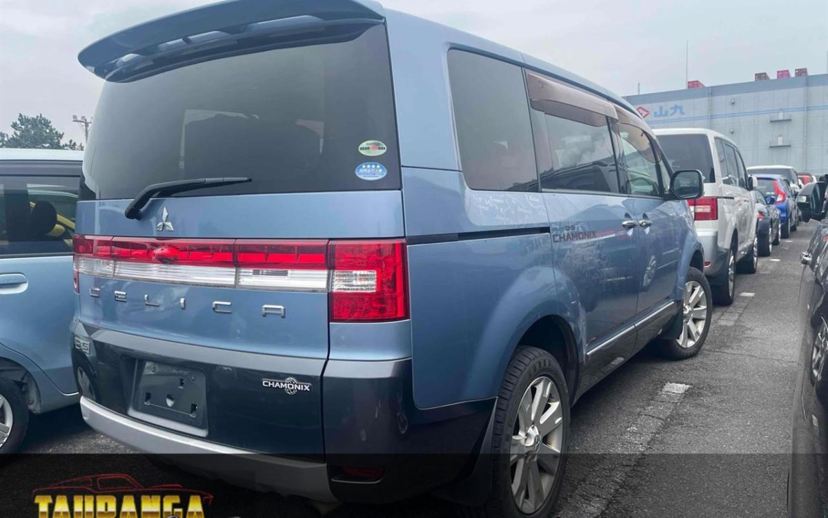 Car Finance 2009 Mitsubishi Delica-1879610