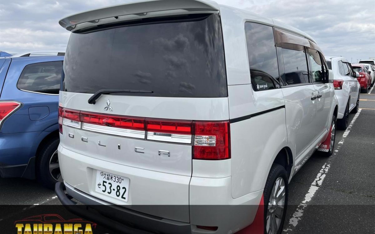 Car Finance 2012 Mitsubishi Delica-1879626