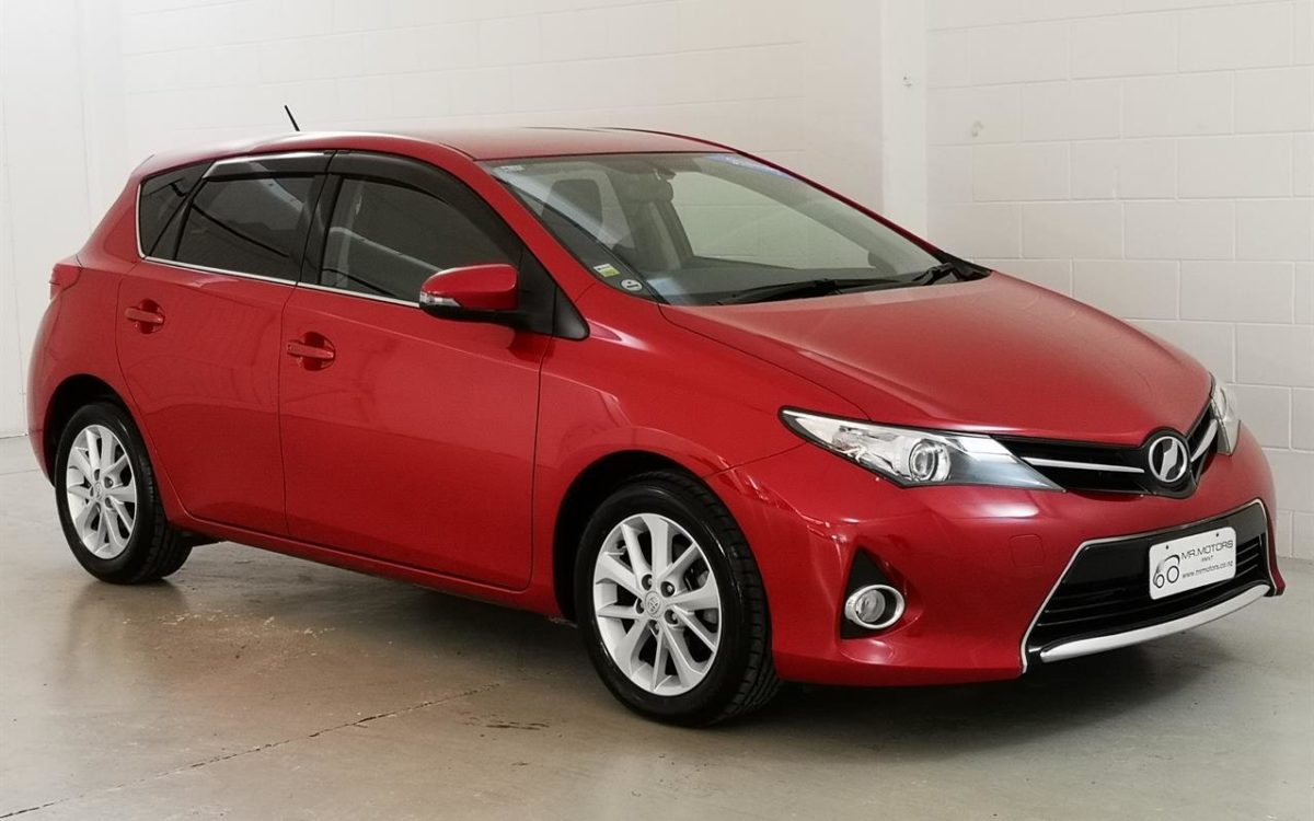 Car Finance 2013 Toyota Auris-1878407