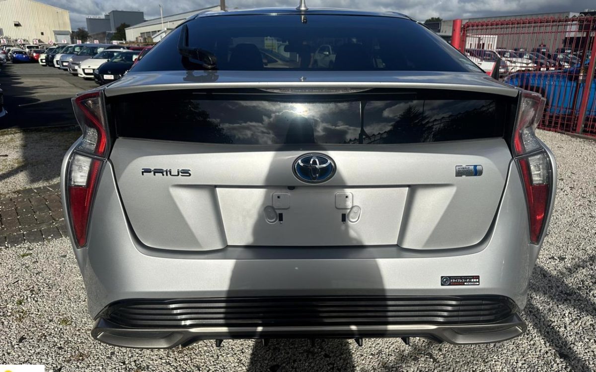 Car Finance 2016 Toyota Prius-1878870