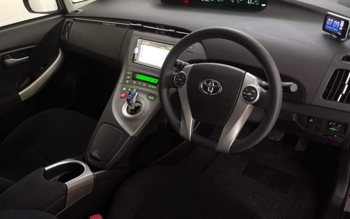 Car Finance 2013 Toyota Prius-1878613