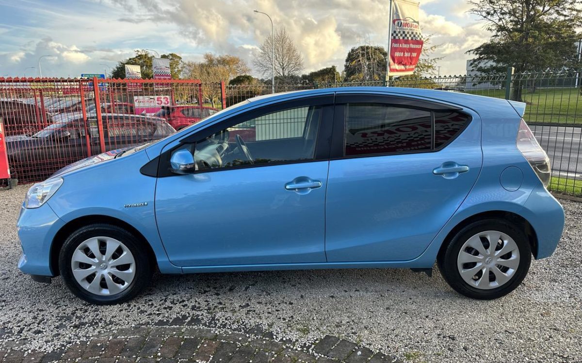 Car Finance 2013 Toyota Aqua-1879064