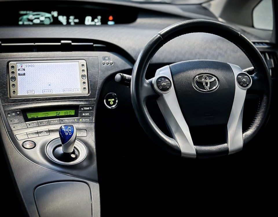 Car Finance 2010 Toyota Prius-1880573