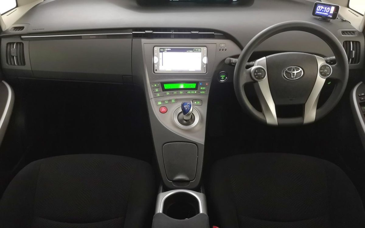 Car Finance 2013 Toyota Prius-1878617