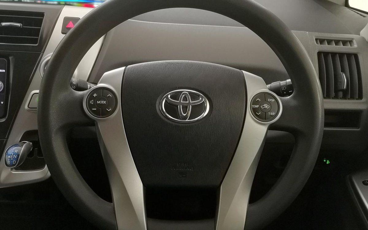 Car Finance 2012 Toyota Prius-1878191